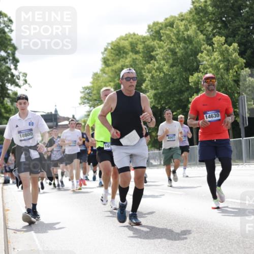 29.06.2025 - hella hamburg halbmarathon Jannik Wohlers http://msf.ph/oto/8152328 29.06.2025 10:15:15 Lombardsbrücke 1440, 2110, 2989, 3417, 4007, 4466, 4492, 4494, 5069, 5739, 6376, 6576, 9192, 9657, 10108, 10775, 12469, 12521, 13179, 13197, 13818, 13951, 14413, 14423, 14550, 14552, 14630, 15307, 15570, 15710, 15988, 16041, 16923, 16938, 17350, 18150, 18957 meine-sportfotos.de