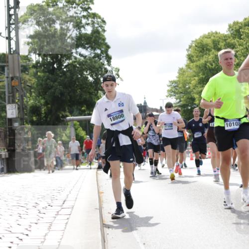 29.06.2025 - hella hamburg halbmarathon Jannik Wohlers http://msf.ph/oto/8152360 29.06.2025 10:15:16 Lombardsbrücke 1440, 2110, 2989, 3417, 4007, 4466, 4492, 4494, 5069, 5739, 6376, 6576, 7941, 7942, 9192, 9657, 10108, 10608, 10775, 12469, 13179, 13818, 13951, 14413, 14423, 14550, 14552, 14630, 15307, 15570, 15710, 15988, 16041, 16923, 16938, 17350, 18150, 18957 meine-sportfotos.de