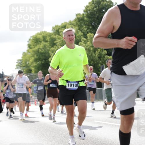 29.06.2025 - hella hamburg halbmarathon Jannik Wohlers http://msf.ph/oto/8152364 29.06.2025 10:15:17 Lombardsbrücke 1440, 2110, 2989, 3417, 4007, 4466, 4492, 4494, 5069, 5739, 6376, 6576, 7941, 7942, 9192, 9657, 10108, 10608, 10775, 12469, 13179, 13818, 13951, 14413, 14423, 14550, 14552, 14630, 15307, 15570, 15710, 15988, 16041, 16923, 16938, 17350, 18150, 18957 meine-sportfotos.de