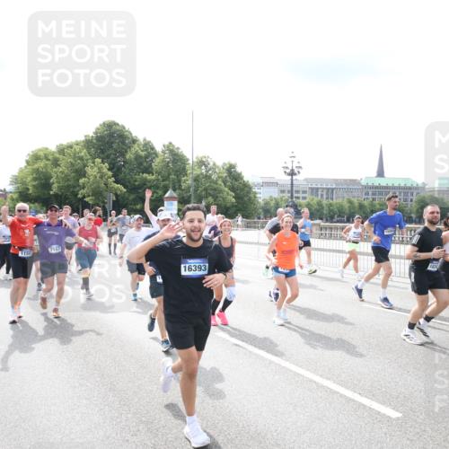 29.06.2025 - hella hamburg halbmarathon Jannik Wohlers http://msf.ph/oto/8152366 29.06.2025 10:42:02 Lombardsbrücke 1150, 1360, 1624, 1929, 1957, 1994, 2069, 2134, 2538, 2580, 3605, 3874, 4353, 4778, 4891, 4892, 5403, 5419, 5810, 6828, 7040, 7260, 7557, 7666, 8459, 8525, 8526, 8712, 8816, 9370, 9980, 10532, 10842, 10872, 10899, 11074, 11075, 11463, 11464, 11468, 11550, 11677, 12403, 12684, 12854, 12903, 12904, 13250, 13406, 13456, 13952, 13953, 14042, 14084, 14108, 14328, 14405, 14426, 14468, 14556, 14585, 14636, 14769, 15004, 15155, 15219, 15912, 15977, 16215, 16352 meine-sportfotos.de
