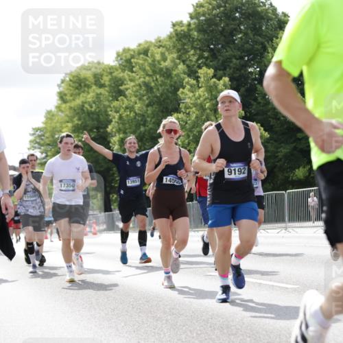 29.06.2025 - hella hamburg halbmarathon Jannik Wohlers http://msf.ph/oto/8152377 29.06.2025 10:15:18 Lombardsbrücke 1440, 2110, 2989, 3417, 4007, 4466, 4492, 4494, 5069, 6376, 6576, 7941, 7942, 9192, 9657, 10108, 10608, 10775, 12469, 13179, 13818, 13951, 14413, 14423, 14550, 14552, 14630, 15307, 15570, 15710, 15988, 16041, 16923, 16938, 17350, 18150, 18957 meine-sportfotos.de