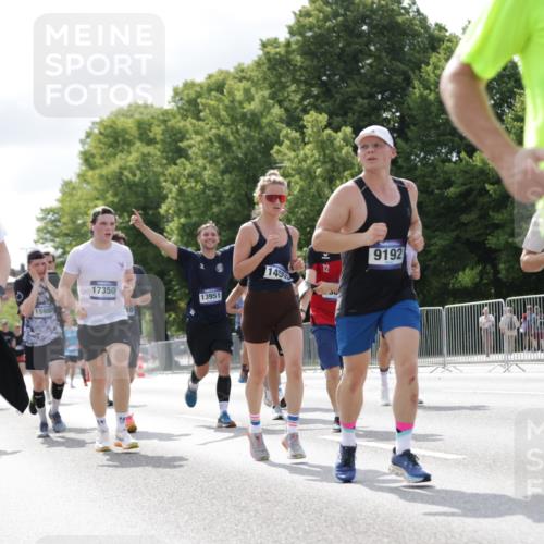 29.06.2025 - hella hamburg halbmarathon Jannik Wohlers http://msf.ph/oto/8152384 29.06.2025 10:15:18 Lombardsbrücke 1440, 2110, 2989, 3417, 4007, 4466, 4492, 4494, 5069, 6376, 6576, 7941, 7942, 9192, 9657, 10108, 10608, 10775, 12469, 13179, 13818, 13951, 14413, 14423, 14550, 14552, 14630, 15307, 15570, 15710, 15988, 16041, 16923, 16938, 17350, 18150, 18957 meine-sportfotos.de