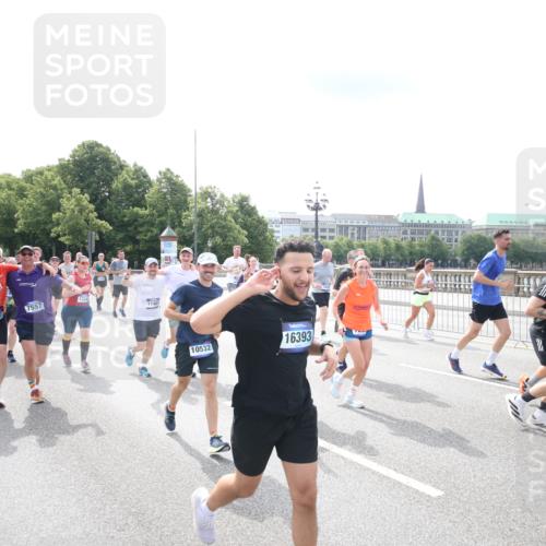 29.06.2025 - hella hamburg halbmarathon Jannik Wohlers http://msf.ph/oto/8152393 29.06.2025 10:42:02 Lombardsbrücke 1150, 1360, 1624, 1929, 1957, 1994, 2069, 2134, 2538, 2580, 3605, 3874, 4353, 4778, 4891, 4892, 5403, 5419, 5810, 6828, 7040, 7260, 7557, 7666, 8459, 8525, 8526, 8712, 8816, 9370, 9980, 10532, 10842, 10872, 10899, 11074, 11075, 11463, 11464, 11468, 11550, 11677, 12403, 12684, 12854, 12903, 12904, 13250, 13406, 13456, 13952, 13953, 14042, 14084, 14108, 14328, 14405, 14426, 14468, 14556, 14585, 14636, 14769, 15004, 15155, 15219, 15912, 15977, 16215, 16352 meine-sportfotos.de