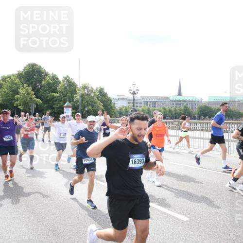 29.06.2025 - hella hamburg halbmarathon Jannik Wohlers http://msf.ph/oto/8152402 29.06.2025 10:42:02 Lombardsbrücke 1150, 1360, 1624, 1929, 1957, 1994, 2069, 2134, 2538, 2580, 3605, 3874, 4353, 4778, 4891, 4892, 5403, 5419, 5810, 6828, 7040, 7260, 7557, 7666, 8459, 8525, 8526, 8712, 8816, 9370, 9980, 10532, 10842, 10872, 10899, 11074, 11075, 11463, 11464, 11468, 11550, 11677, 12403, 12684, 12854, 12903, 12904, 13250, 13406, 13456, 13952, 13953, 14042, 14084, 14108, 14328, 14405, 14426, 14468, 14556, 14585, 14636, 14769, 15004, 15155, 15219, 15912, 15977, 16215, 16352 meine-sportfotos.de