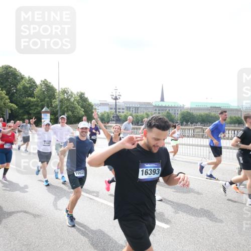 29.06.2025 - hella hamburg halbmarathon Jannik Wohlers http://msf.ph/oto/8152415 29.06.2025 10:42:02 Lombardsbrücke 1150, 1360, 1624, 1929, 1957, 1994, 2069, 2134, 2538, 2580, 3605, 3874, 4353, 4778, 4891, 4892, 5403, 5419, 5810, 6828, 7040, 7260, 7557, 7666, 8459, 8525, 8526, 8712, 8816, 9370, 9980, 10532, 10842, 10872, 10899, 11074, 11075, 11463, 11464, 11468, 11550, 11677, 12403, 12684, 12854, 12903, 12904, 13250, 13406, 13456, 13952, 13953, 14042, 14084, 14108, 14328, 14405, 14426, 14468, 14556, 14585, 14636, 14769, 15004, 15155, 15219, 15912, 15977, 16215, 16352 meine-sportfotos.de