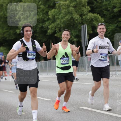 29.06.2025 - hella hamburg halbmarathon Jannik Wohlers http://msf.ph/oto/8152422 29.06.2025 10:52:25 Lombardsbrücke 1369, 1826, 2146, 2362, 2701, 2988, 3140, 3227, 3787, 4591, 4729, 7032, 7737, 8641, 9545, 10055, 10417, 10568, 10600, 10879, 10981, 11919, 12127, 12128, 12994, 14009, 14643, 14704, 14765, 14807, 14827, 14897, 15438, 15439, 15447, 15867, 16053, 16056, 16794, 16961, 16984, 17050, 17359, 17896, 18106, 18205, 18645, 18997, 19063, 19097 meine-sportfotos.de