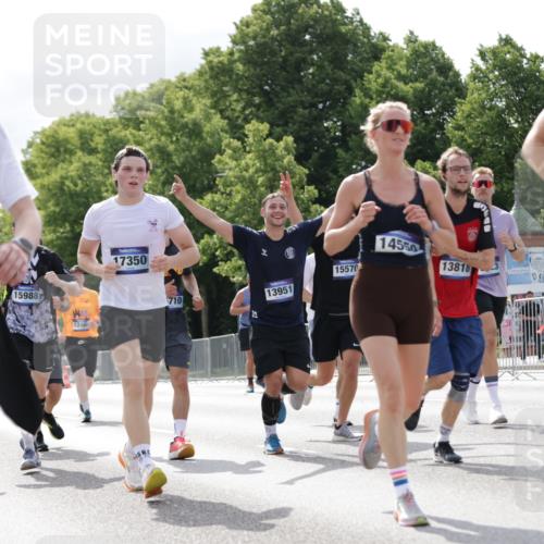 29.06.2025 - hella hamburg halbmarathon Jannik Wohlers http://msf.ph/oto/8152435 29.06.2025 10:15:19 Lombardsbrücke 1440, 2110, 2989, 3417, 4007, 4466, 4492, 4494, 5069, 6376, 6576, 7941, 7942, 9192, 9657, 10108, 10608, 10775, 12469, 13179, 13818, 13951, 14413, 14423, 14550, 14552, 14559, 14630, 15307, 15570, 15710, 15988, 16041, 16606, 16923, 16938, 17350, 18150, 18957 meine-sportfotos.de