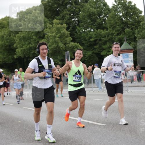 29.06.2025 - hella hamburg halbmarathon Jannik Wohlers http://msf.ph/oto/8152451 29.06.2025 10:52:25 Lombardsbrücke 1369, 1826, 2146, 2362, 2701, 2988, 3140, 3227, 3787, 4591, 4729, 7032, 7737, 8641, 9545, 10055, 10417, 10568, 10600, 10879, 10981, 11919, 12127, 12128, 12994, 14009, 14643, 14704, 14765, 14807, 14827, 14897, 15438, 15439, 15447, 15867, 16053, 16056, 16794, 16961, 16984, 17050, 17359, 17896, 18106, 18205, 18645, 18997, 19063, 19097 meine-sportfotos.de