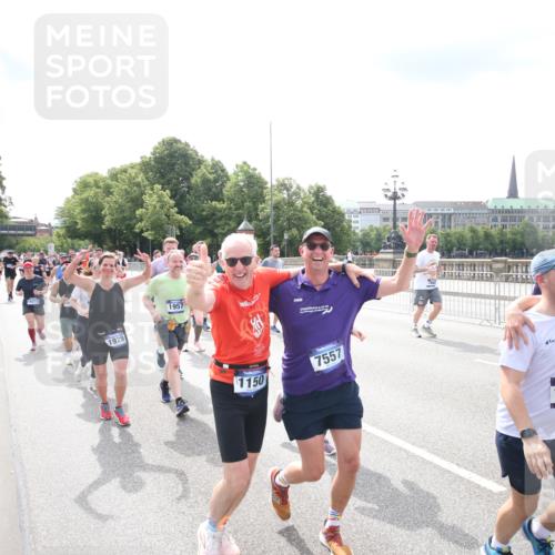 29.06.2025 - hella hamburg halbmarathon Jannik Wohlers http://msf.ph/oto/8152466 29.06.2025 10:42:04 Lombardsbrücke 1150, 1360, 1624, 1929, 1957, 1994, 2069, 2134, 2538, 2580, 3605, 3874, 4353, 4778, 4891, 4892, 5403, 5417, 5810, 6828, 7040, 7260, 7557, 7666, 8459, 8525, 8526, 8529, 8712, 8816, 9980, 10454, 10532, 10842, 10872, 10899, 11463, 11550, 11677, 12403, 12684, 12854, 12903, 12904, 13250, 13406, 13456, 13952, 13953, 14042, 14084, 14108, 14170, 14328, 14405, 14426, 14468, 14556, 14585, 14636, 14769, 15004, 15219, 15221, 15912, 15977, 16215, 16352, 16612 meine-sportfotos.de
