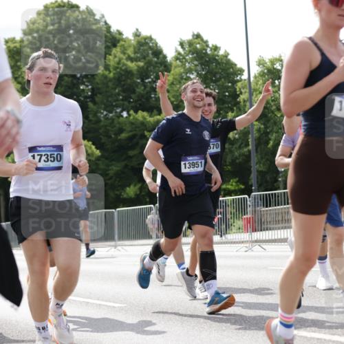 29.06.2025 - hella hamburg halbmarathon Jannik Wohlers http://msf.ph/oto/8152521 29.06.2025 10:15:20 Lombardsbrücke 1440, 2110, 2989, 3167, 3417, 4007, 4466, 4492, 4494, 5069, 6376, 6576, 7941, 7942, 9192, 9657, 10108, 10608, 10775, 12469, 13179, 13818, 13951, 14413, 14423, 14550, 14552, 14559, 14630, 15307, 15570, 15710, 15988, 16041, 16348, 16606, 16923, 16938, 17350, 18150, 18957 meine-sportfotos.de