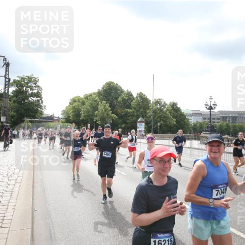 29.06.2025 - hella hamburg halbmarathon Jannik Wohlers http://msf.ph/oto/8152526 29.06.2025 10:42:07 Lombardsbrücke 1150, 1360, 1929, 1957, 1994, 2069, 2134, 2538, 2580, 2940, 2941, 3605, 3874, 4334, 4778, 4891, 4892, 5403, 5417, 5810, 6120, 6764, 6828, 7040, 7260, 7513, 7557, 7666, 8525, 8526, 8529, 8816, 9980, 10454, 10532, 10872, 10899, 11463, 11550, 11677, 12684, 12854, 13241, 13250, 13406, 13776, 14042, 14084, 14170, 14328, 14405, 14426, 14468, 14556, 14636, 14769, 15004, 15219, 15221, 15912, 15977, 16215, 16352, 16612 meine-sportfotos.de