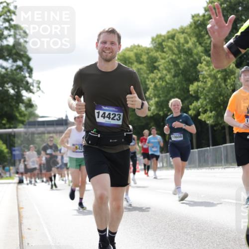 29.06.2025 - hella hamburg halbmarathon Jannik Wohlers http://msf.ph/oto/8152560 29.06.2025 10:15:22 Lombardsbrücke 2989, 3167, 4007, 4466, 4492, 4494, 6376, 6576, 7941, 7942, 8746, 8885, 9192, 9657, 9675, 10108, 10608, 10775, 11774, 11783, 12427, 12469, 13179, 13818, 13951, 14413, 14423, 14550, 14552, 14559, 14630, 15307, 15570, 15710, 15988, 16020, 16348, 16606, 16923, 16938, 17350, 18150, 18957 meine-sportfotos.de