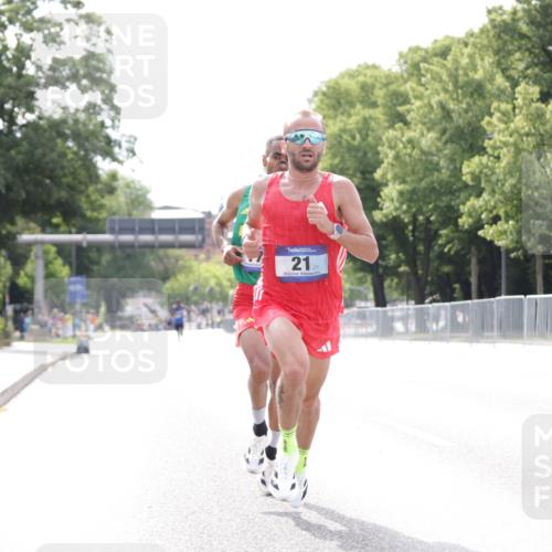 29.06.2025 - hella hamburg halbmarathon Jannik Wohlers http://msf.ph/oto/8152563 29.06.2025 09:31:55 Lombardsbrücke 17, 21 meine-sportfotos.de