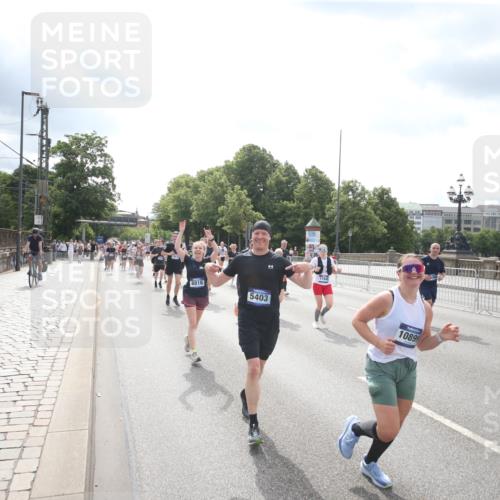 29.06.2025 - hella hamburg halbmarathon Jannik Wohlers http://msf.ph/oto/8152566 29.06.2025 10:42:08 Lombardsbrücke 1150, 1360, 1929, 1957, 1994, 2069, 2134, 2401, 2538, 2580, 2940, 2941, 3605, 3874, 4334, 4778, 4891, 4892, 5403, 5417, 5810, 6120, 6764, 6828, 7040, 7260, 7513, 7557, 7666, 8525, 8526, 8529, 8816, 9980, 10454, 10532, 10872, 10899, 11463, 11550, 11677, 12684, 13241, 13250, 13406, 13776, 14042, 14084, 14170, 14405, 14426, 14468, 14556, 14636, 14769, 15004, 15219, 15221, 15912, 15977, 16215, 16352, 16612 meine-sportfotos.de
