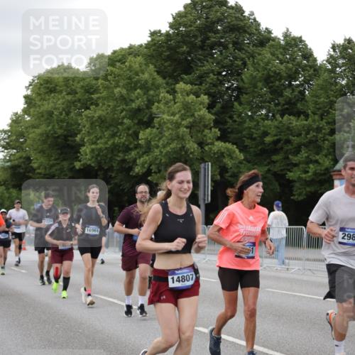 29.06.2025 - hella hamburg halbmarathon Jannik Wohlers http://msf.ph/oto/8152585 29.06.2025 10:52:34 Lombardsbrücke 2146, 2291, 2701, 2988, 3787, 4729, 6135, 6521, 7032, 7681, 7737, 9545, 10055, 10417, 10568, 10661, 10981, 11520, 11524, 11919, 12127, 12128, 13489, 14009, 14643, 14765, 14807, 14977, 14979, 15438, 15439, 15867, 16137, 16156, 16794, 16961, 18988 meine-sportfotos.de
