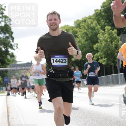 29.06.2025 - hella hamburg halbmarathon Jannik Wohlers http://msf.ph/oto/8152587 29.06.2025 10:15:23 Lombardsbrücke 2989, 3167, 4007, 4466, 4492, 4494, 6376, 6576, 7941, 7942, 8746, 8885, 9192, 9657, 9675, 10108, 10608, 11303, 11478, 11774, 11783, 12427, 12469, 13179, 13818, 13951, 14413, 14423, 14550, 14552, 14559, 14630, 15307, 15570, 15710, 15988, 16020, 16348, 16606, 16923, 17350, 18150, 18641, 18957 meine-sportfotos.de