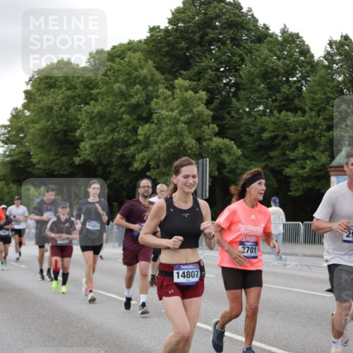 29.06.2025 - hella hamburg halbmarathon Jannik Wohlers http://msf.ph/oto/8152591 29.06.2025 10:52:34 Lombardsbrücke 2146, 2291, 2701, 2988, 3787, 4729, 6135, 6521, 7032, 7681, 7737, 9545, 10055, 10417, 10568, 10661, 10981, 11520, 11524, 11919, 12127, 12128, 13489, 14009, 14643, 14765, 14807, 14977, 14979, 15438, 15439, 15867, 16137, 16156, 16794, 16961, 18988 meine-sportfotos.de