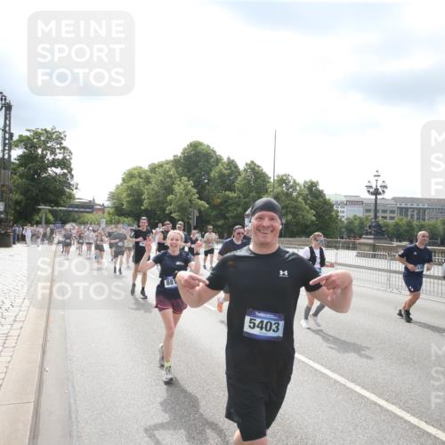 29.06.2025 - hella hamburg halbmarathon Jannik Wohlers http://msf.ph/oto/8152617 29.06.2025 10:42:09 Lombardsbrücke 1150, 1360, 1929, 1957, 1994, 2069, 2134, 2401, 2538, 2580, 2940, 2941, 3605, 3874, 4334, 4778, 4891, 4892, 5403, 5417, 5810, 6120, 6764, 7040, 7260, 7513, 7557, 7666, 8525, 8526, 8529, 8816, 9980, 10454, 10532, 10697, 10872, 10899, 11463, 11550, 11677, 12684, 13241, 13250, 13406, 13776, 14042, 14084, 14170, 14405, 14426, 14468, 14556, 14636, 14769, 15004, 15219, 15221, 15912, 15977, 16215, 16352, 16612 meine-sportfotos.de