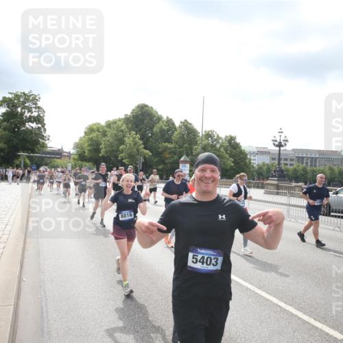 29.06.2025 - hella hamburg halbmarathon Jannik Wohlers http://msf.ph/oto/8152623 29.06.2025 10:42:09 Lombardsbrücke 1150, 1360, 1929, 1957, 1994, 2069, 2134, 2401, 2538, 2580, 2940, 2941, 3605, 3874, 4334, 4778, 4891, 4892, 5403, 5417, 5810, 6120, 6764, 7040, 7260, 7513, 7557, 7666, 8525, 8526, 8529, 8816, 9980, 10454, 10532, 10697, 10872, 10899, 11463, 11550, 11677, 12684, 13241, 13250, 13406, 13776, 14042, 14084, 14170, 14405, 14426, 14468, 14556, 14636, 14769, 15004, 15219, 15221, 15912, 15977, 16215, 16352, 16612 meine-sportfotos.de