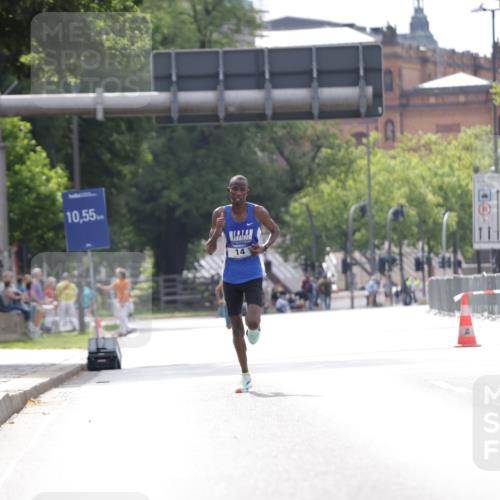 29.06.2025 - hella hamburg halbmarathon Jannik Wohlers http://msf.ph/oto/8152638 29.06.2025 09:32:00 Lombardsbrücke 17, 21 meine-sportfotos.de