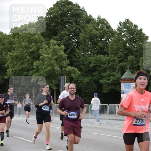 29.06.2025 - hella hamburg halbmarathon Jannik Wohlers http://msf.ph/oto/8152649 29.06.2025 10:52:36 Lombardsbrücke 2146, 2291, 2701, 2988, 3787, 4626, 4729, 6135, 6521, 7681, 7737, 9545, 10055, 10417, 10568, 10661, 10981, 11520, 11524, 11919, 12127, 12128, 13489, 13916, 13917, 14009, 14643, 14765, 14807, 14977, 14979, 16137, 16156, 16794, 16961, 18988 meine-sportfotos.de
