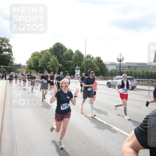 29.06.2025 - hella hamburg halbmarathon Jannik Wohlers http://msf.ph/oto/8152651 29.06.2025 10:42:09 Lombardsbrücke 1150, 1360, 1929, 1957, 1994, 2069, 2134, 2401, 2538, 2580, 2940, 2941, 3605, 3874, 4334, 4778, 4891, 4892, 5403, 5417, 5810, 6120, 6764, 7040, 7260, 7513, 7557, 7666, 8525, 8526, 8529, 8816, 9980, 10454, 10532, 10697, 10872, 10899, 11463, 11550, 11677, 12684, 13241, 13250, 13406, 13776, 14042, 14084, 14170, 14405, 14426, 14468, 14556, 14636, 14769, 15004, 15219, 15221, 15912, 15977, 16215, 16352, 16612 meine-sportfotos.de