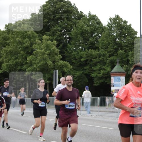 29.06.2025 - hella hamburg halbmarathon Jannik Wohlers http://msf.ph/oto/8152663 29.06.2025 10:52:36 Lombardsbrücke 2146, 2291, 2701, 2988, 3787, 4626, 4729, 6135, 6521, 7681, 7737, 9545, 10055, 10417, 10568, 10661, 10981, 11520, 11524, 11919, 12127, 12128, 13489, 13916, 13917, 14009, 14643, 14765, 14807, 14977, 14979, 16137, 16156, 16794, 16961, 18988 meine-sportfotos.de