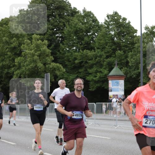 29.06.2025 - hella hamburg halbmarathon Jannik Wohlers http://msf.ph/oto/8152698 29.06.2025 10:52:36 Lombardsbrücke 2146, 2291, 2701, 2988, 3787, 4626, 4729, 6135, 6521, 7681, 7737, 9545, 10055, 10417, 10568, 10661, 10981, 11520, 11524, 11919, 12127, 12128, 13489, 13916, 13917, 14009, 14643, 14765, 14807, 14977, 14979, 16137, 16156, 16794, 16961, 18988 meine-sportfotos.de
