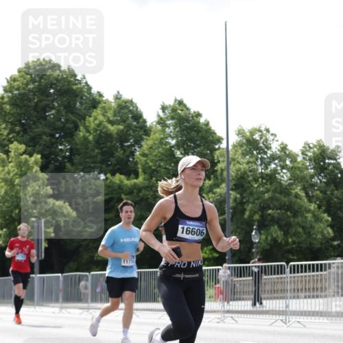 29.06.2025 - hella hamburg halbmarathon Jannik Wohlers http://msf.ph/oto/8152708 29.06.2025 10:15:27 Lombardsbrücke 1156, 1651, 2076, 3167, 4007, 5423, 7897, 7941, 7942, 8554, 8746, 8885, 9192, 9675, 9784, 10108, 10608, 11113, 11303, 11478, 11774, 11783, 11818, 12427, 12469, 12628, 13179, 13818, 13951, 14423, 14543, 14550, 14559, 14630, 15570, 15710, 15889, 15988, 16020, 16348, 16606, 16923, 17350, 18150, 18641, 18957 meine-sportfotos.de