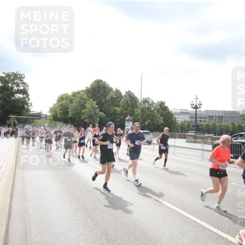 29.06.2025 - hella hamburg halbmarathon Jannik Wohlers http://msf.ph/oto/8152723 29.06.2025 10:42:10 Lombardsbrücke 1150, 1929, 1957, 1994, 2069, 2134, 2401, 2538, 2580, 2940, 2941, 3605, 3874, 4092, 4334, 4778, 4891, 5403, 5417, 5810, 6120, 6764, 7040, 7260, 7513, 7557, 7666, 8525, 8526, 8529, 8816, 9980, 10454, 10532, 10697, 10872, 10899, 11463, 11550, 11677, 12441, 12684, 13241, 13406, 13776, 14042, 14084, 14170, 14426, 14468, 14556, 14636, 14769, 15004, 15219, 15221, 15912, 15977, 16215, 16352, 16612 meine-sportfotos.de