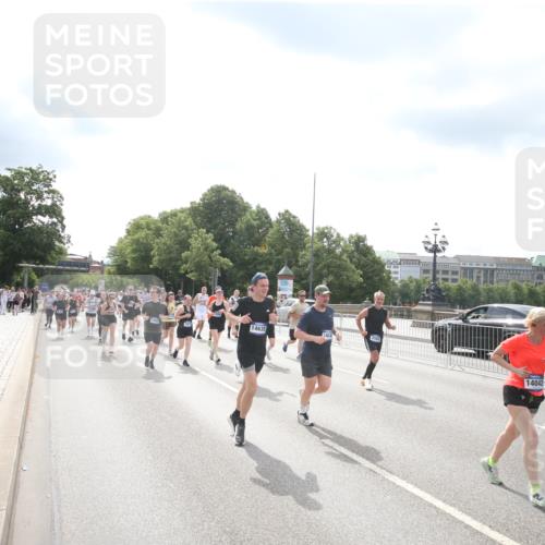 29.06.2025 - hella hamburg halbmarathon Jannik Wohlers http://msf.ph/oto/8152735 29.06.2025 10:42:10 Lombardsbrücke 1150, 1929, 1957, 1994, 2069, 2134, 2401, 2538, 2580, 2940, 2941, 3605, 3874, 4092, 4334, 4778, 4891, 5403, 5417, 5810, 6120, 6764, 7040, 7260, 7513, 7557, 7666, 8525, 8526, 8529, 8816, 9980, 10454, 10532, 10697, 10872, 10899, 11463, 11550, 11677, 12441, 12684, 13241, 13406, 13776, 14042, 14084, 14170, 14426, 14468, 14556, 14636, 14769, 15004, 15219, 15221, 15912, 15977, 16215, 16352, 16612 meine-sportfotos.de