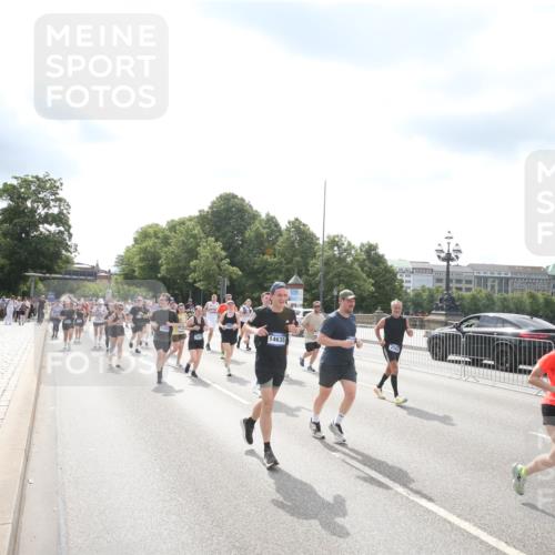 29.06.2025 - hella hamburg halbmarathon Jannik Wohlers http://msf.ph/oto/8152742 29.06.2025 10:42:10 Lombardsbrücke 1150, 1929, 1957, 1994, 2069, 2134, 2401, 2538, 2580, 2940, 2941, 3605, 3874, 4092, 4334, 4778, 4891, 5403, 5417, 5810, 6120, 6764, 7040, 7260, 7513, 7557, 7666, 8525, 8526, 8529, 8816, 9980, 10454, 10532, 10697, 10872, 10899, 11463, 11550, 11677, 12441, 12684, 13241, 13406, 13776, 14042, 14084, 14170, 14426, 14468, 14556, 14636, 14769, 15004, 15219, 15221, 15912, 15977, 16215, 16352, 16612 meine-sportfotos.de