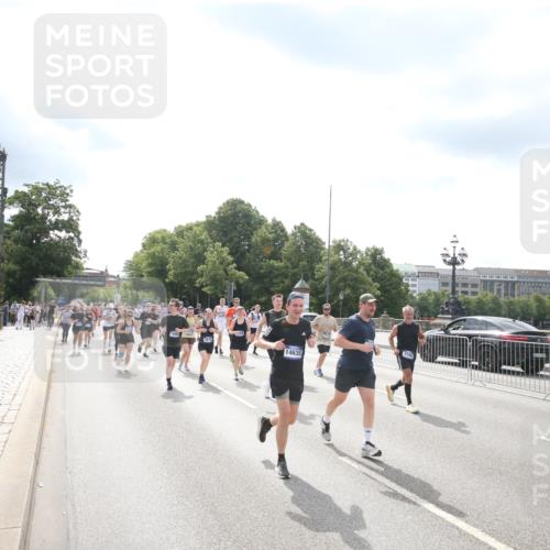 29.06.2025 - hella hamburg halbmarathon Jannik Wohlers http://msf.ph/oto/8152749 29.06.2025 10:42:10 Lombardsbrücke 1150, 1929, 1957, 1994, 2069, 2134, 2401, 2538, 2580, 2940, 2941, 3605, 3874, 4092, 4334, 4778, 4891, 5403, 5417, 5810, 6120, 6764, 7040, 7260, 7513, 7557, 7666, 8525, 8526, 8529, 8816, 9980, 10454, 10532, 10697, 10872, 10899, 11463, 11550, 11677, 12441, 12684, 13241, 13406, 13776, 14042, 14084, 14170, 14426, 14468, 14556, 14636, 14769, 15004, 15219, 15221, 15912, 15977, 16215, 16352, 16612 meine-sportfotos.de