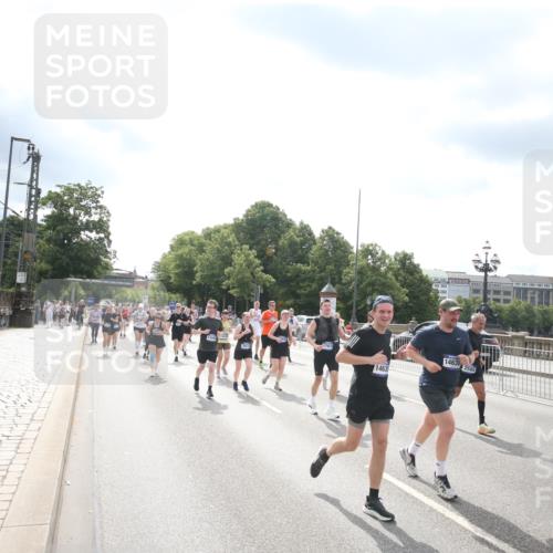 29.06.2025 - hella hamburg halbmarathon Jannik Wohlers http://msf.ph/oto/8152769 29.06.2025 10:42:11 Lombardsbrücke 1929, 1957, 1994, 2069, 2134, 2401, 2538, 2580, 2940, 2941, 3605, 3874, 4092, 4334, 4778, 5403, 5417, 5810, 6120, 6764, 7040, 7260, 7513, 7666, 8525, 8526, 8529, 8816, 9980, 10454, 10532, 10697, 10872, 10899, 11463, 11550, 11677, 12441, 12684, 13241, 13406, 13776, 14042, 14084, 14170, 14426, 14468, 14556, 14636, 14769, 15004, 15219, 15221, 15912, 15977, 16215, 16352, 16612 meine-sportfotos.de