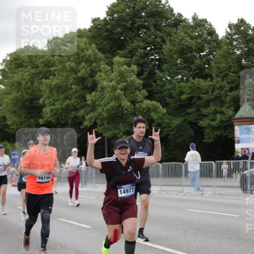 29.06.2025 - hella hamburg halbmarathon Jannik Wohlers http://msf.ph/oto/8152772 29.06.2025 10:52:38 Lombardsbrücke 2146, 2291, 2701, 2988, 3787, 4626, 4729, 6135, 6521, 7681, 7737, 9545, 10055, 10417, 10568, 10661, 10981, 11520, 11524, 11919, 12127, 12128, 13489, 13916, 13917, 14643, 14765, 14807, 14977, 14979, 16137, 16156, 16961, 18988 meine-sportfotos.de