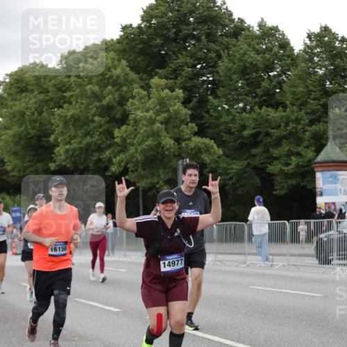 29.06.2025 - hella hamburg halbmarathon Jannik Wohlers http://msf.ph/oto/8152778 29.06.2025 10:52:38 Lombardsbrücke 2146, 2291, 2701, 2988, 3787, 4626, 4729, 6135, 6521, 7681, 7737, 9545, 10055, 10417, 10568, 10661, 10981, 11520, 11524, 11919, 12127, 12128, 13489, 13916, 13917, 14643, 14765, 14807, 14977, 14979, 16137, 16156, 16961, 18988 meine-sportfotos.de