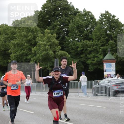 29.06.2025 - hella hamburg halbmarathon Jannik Wohlers http://msf.ph/oto/8152803 29.06.2025 10:52:38 Lombardsbrücke 2146, 2291, 2701, 2988, 3787, 4626, 4729, 6135, 6521, 7681, 7737, 9545, 10055, 10417, 10568, 10661, 10981, 11520, 11524, 11919, 12127, 12128, 13489, 13916, 13917, 14643, 14765, 14807, 14977, 14979, 16137, 16156, 16961, 18988 meine-sportfotos.de