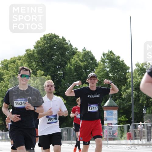 29.06.2025 - hella hamburg halbmarathon Jannik Wohlers http://msf.ph/oto/8152810 29.06.2025 10:15:29 Lombardsbrücke 1156, 1651, 2076, 2436, 3167, 4007, 5423, 7897, 7941, 7942, 8554, 8746, 8885, 9192, 9675, 9784, 10108, 10608, 11113, 11303, 11478, 11774, 11783, 11818, 12427, 12469, 12628, 13179, 13818, 13951, 14423, 14543, 14550, 14559, 15570, 15710, 15889, 15988, 16020, 16348, 16606, 16923, 17350, 17692, 18641, 18957, 19030 meine-sportfotos.de