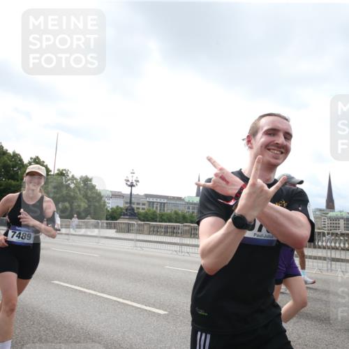 29.06.2025 - hella hamburg halbmarathon Jannik Wohlers http://msf.ph/oto/8152821 29.06.2025 10:43:29 Lombardsbrücke 1026, 1095, 1306, 1310, 1459, 2073, 2733, 3288, 3597, 4627, 4636, 5001, 5192, 5201, 5293, 5890, 5902, 5905, 6036, 6334, 6895, 6971, 6973, 7205, 7206, 7489, 8000, 8058, 8870, 9073, 9704, 9879, 10097, 10220, 10285, 10553, 10799, 12518, 12520, 12792, 13371, 13705, 13777, 14474, 14544, 15285, 15294, 15448, 15719, 16298, 16308, 16862, 17293, 17501, 18080, 18310, 18318, 18436 meine-sportfotos.de