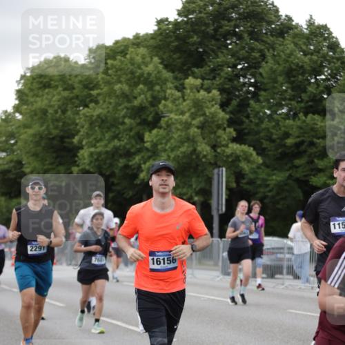 29.06.2025 - hella hamburg halbmarathon Jannik Wohlers http://msf.ph/oto/8152824 29.06.2025 10:52:39 Lombardsbrücke 2291, 2701, 2988, 3787, 4626, 4729, 6135, 6521, 7681, 7737, 9545, 10055, 10417, 10568, 10661, 11520, 11524, 11919, 12127, 12128, 13489, 13916, 13917, 14765, 14807, 14977, 14979, 16137, 16156, 16961, 18988 meine-sportfotos.de