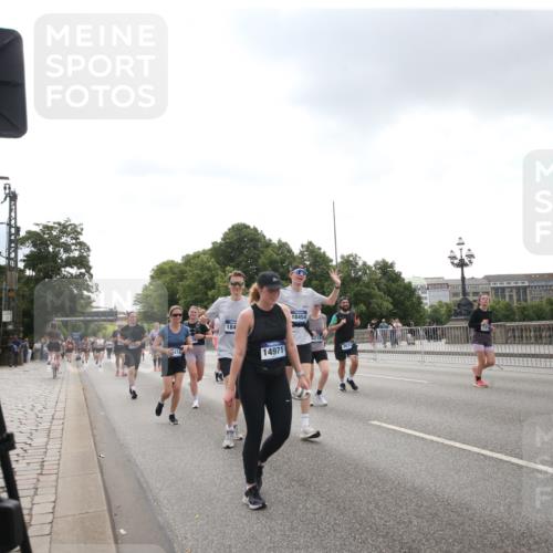 29.06.2025 - hella hamburg halbmarathon Jannik Wohlers http://msf.ph/oto/8152826 29.06.2025 10:44:16 Lombardsbrücke 2674, 3506, 4215, 4968, 5355, 5649, 6002, 7216, 9084, 9085, 9331, 9333, 9397, 9536, 10006, 10416, 11272, 12318, 12409, 13262, 13288, 14350, 14681, 14971, 15809, 16232, 16494, 16577, 17372, 18454, 18459, 19133 meine-sportfotos.de
