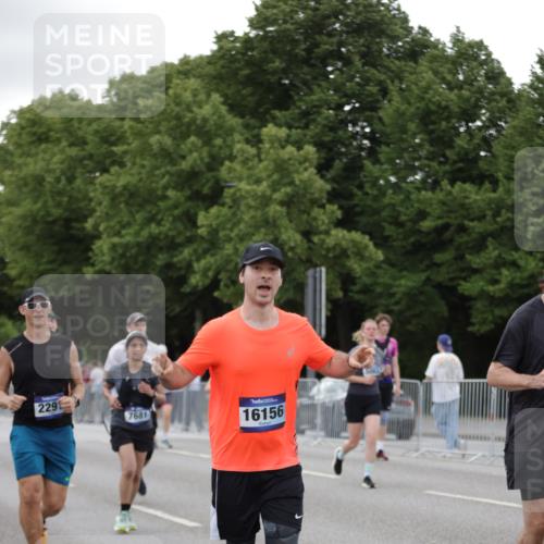 29.06.2025 - hella hamburg halbmarathon Jannik Wohlers http://msf.ph/oto/8152847 29.06.2025 10:52:39 Lombardsbrücke 2291, 2701, 2988, 3787, 4626, 4729, 6135, 6521, 7681, 7737, 9545, 10055, 10417, 10568, 10661, 11520, 11524, 11919, 12127, 12128, 13489, 13916, 13917, 14765, 14807, 14977, 14979, 16137, 16156, 16961, 18988 meine-sportfotos.de