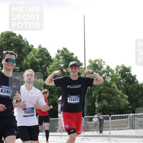 29.06.2025 - hella hamburg halbmarathon Jannik Wohlers http://msf.ph/oto/8152852 29.06.2025 10:15:29 Lombardsbrücke 1156, 1651, 2076, 2436, 3167, 4007, 5423, 7897, 7941, 7942, 8554, 8746, 8885, 9192, 9675, 9784, 10108, 10608, 11113, 11303, 11478, 11774, 11783, 11818, 12427, 12469, 12628, 13179, 13818, 13951, 14423, 14543, 14550, 14559, 15570, 15710, 15889, 15988, 16020, 16348, 16606, 16923, 17350, 17692, 18641, 18957, 19030 meine-sportfotos.de