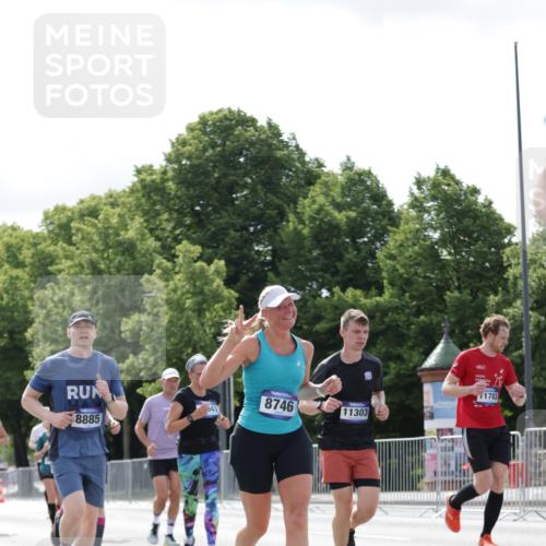 29.06.2025 - hella hamburg halbmarathon Jannik Wohlers http://msf.ph/oto/8152866 29.06.2025 10:15:30 Lombardsbrücke 1156, 1651, 2076, 2436, 3167, 4007, 4828, 5423, 7897, 7941, 7942, 8554, 8746, 8885, 9192, 9675, 9784, 10608, 11113, 11303, 11478, 11774, 11783, 11818, 12427, 12469, 12628, 13179, 13818, 13951, 14423, 14543, 14550, 14559, 15570, 15710, 15889, 15988, 16020, 16348, 16606, 16923, 17350, 17692, 18641, 18957, 19030 meine-sportfotos.de