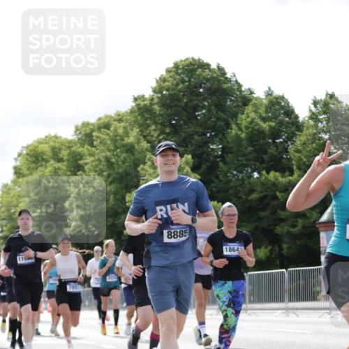 29.06.2025 - hella hamburg halbmarathon Jannik Wohlers http://msf.ph/oto/8152908 29.06.2025 10:15:31 Lombardsbrücke 1156, 1308, 1651, 2071, 2076, 2436, 3167, 4007, 4828, 5423, 7897, 7941, 7942, 8169, 8554, 8746, 8885, 9675, 9784, 10608, 11113, 11303, 11478, 11774, 11783, 11818, 12427, 12469, 12628, 13179, 13818, 13951, 14423, 14543, 14550, 14559, 15570, 15571, 15710, 15889, 15988, 16020, 16348, 16606, 16923, 17350, 17692, 18641, 18957, 19030 meine-sportfotos.de