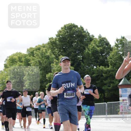 29.06.2025 - hella hamburg halbmarathon Jannik Wohlers http://msf.ph/oto/8152923 29.06.2025 10:15:31 Lombardsbrücke 1156, 1308, 1651, 2071, 2076, 2436, 3167, 4007, 4828, 5423, 7897, 7941, 7942, 8169, 8554, 8746, 8885, 9675, 9784, 10608, 11113, 11303, 11478, 11774, 11783, 11818, 12427, 12469, 12628, 13179, 13818, 13951, 14423, 14543, 14550, 14559, 15570, 15571, 15710, 15889, 15988, 16020, 16348, 16606, 16923, 17350, 17692, 18641, 18957, 19030 meine-sportfotos.de