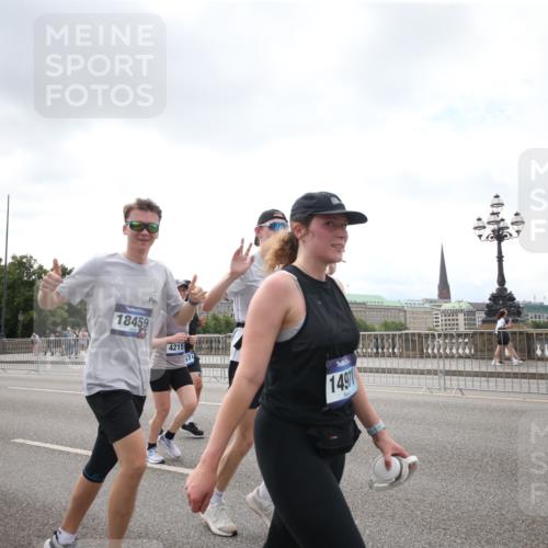 29.06.2025 - hella hamburg halbmarathon Jannik Wohlers http://msf.ph/oto/8152927 29.06.2025 10:44:18 Lombardsbrücke 2674, 3506, 4215, 4968, 5355, 7216, 8582, 9084, 9085, 9331, 9333, 9397, 9536, 10006, 10416, 11272, 12318, 13262, 13288, 14325, 14350, 14681, 14971, 15809, 16101, 16494, 16577, 17372, 18454, 18459, 19133 meine-sportfotos.de