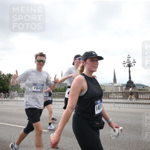29.06.2025 - hella hamburg halbmarathon Jannik Wohlers http://msf.ph/oto/8152933 29.06.2025 10:44:18 Lombardsbrücke 2674, 3506, 4215, 4968, 5355, 7216, 8582, 9084, 9085, 9331, 9333, 9397, 9536, 10006, 10416, 11272, 12318, 13262, 13288, 14325, 14350, 14681, 14971, 15809, 16101, 16494, 16577, 17372, 18454, 18459, 19133 meine-sportfotos.de