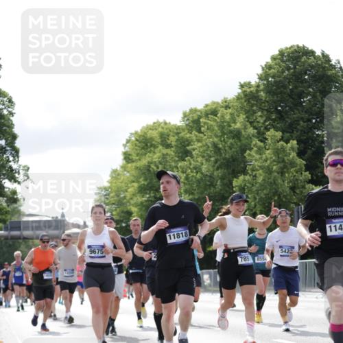 29.06.2025 - hella hamburg halbmarathon Jannik Wohlers http://msf.ph/oto/8152941 29.06.2025 10:15:32 Lombardsbrücke 1156, 1308, 1651, 2071, 2076, 2165, 2436, 3167, 4007, 4828, 5423, 7897, 7941, 7942, 8169, 8554, 8746, 8885, 9675, 9784, 10608, 11113, 11303, 11478, 11774, 11783, 11818, 12427, 12469, 12628, 13179, 13818, 13951, 14423, 14543, 14559, 15570, 15571, 15710, 15889, 15988, 16020, 16348, 16606, 16923, 17350, 17692, 18641, 18957, 19030 meine-sportfotos.de