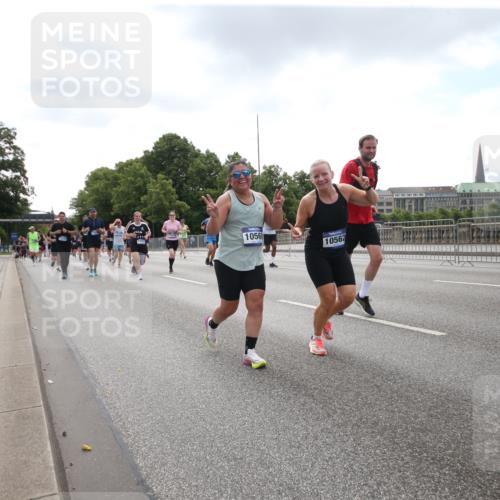 29.06.2025 - hella hamburg halbmarathon Jannik Wohlers http://msf.ph/oto/8152944 29.06.2025 10:44:43 Lombardsbrücke 1024, 1629, 1685, 1798, 2007, 2779, 3160, 3164, 3570, 3993, 4186, 4275, 4337, 4851, 5190, 6509, 6980, 7699, 7912, 8594, 8762, 8907, 10562, 10566, 10707, 11314, 11393, 12198, 12332, 12334, 12394, 12793, 12905, 13261, 13555, 13580, 14002, 14513, 14758, 14777, 15458, 15750, 15751, 15998, 16850, 17521, 18084, 18230, 18294 meine-sportfotos.de